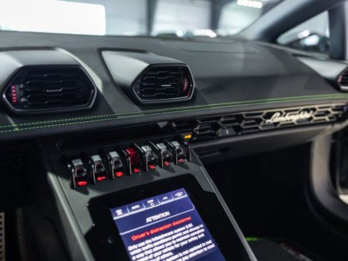 Used 2021 Lamborghini Huracan EVO RWD image 42