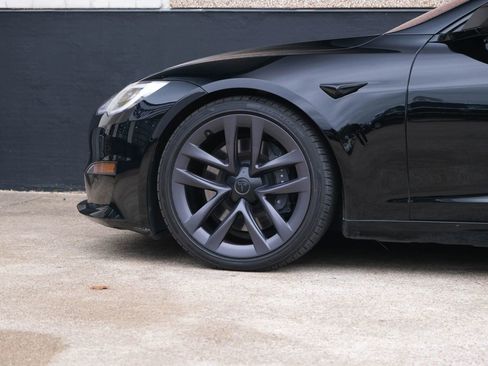 Used 2021 Tesla Model S Plaid image 10