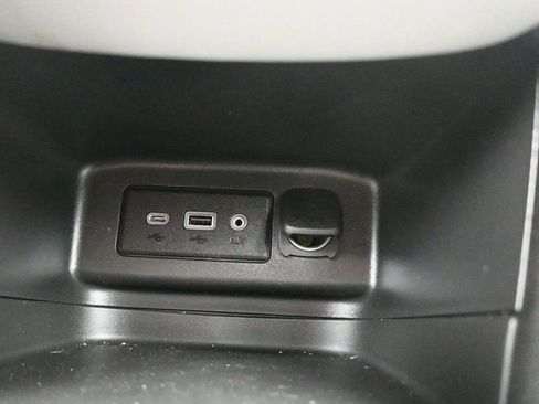 Used 2023 Chevrolet Equinox LT w/ Driver Convenience Package image 14