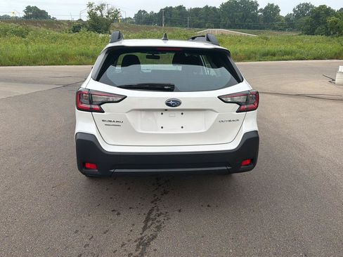 Used 2023 Subaru Outback AWD/4WD image 4