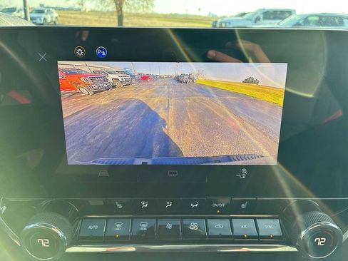 Used 2023 Chevrolet Colorado Z71 image 14