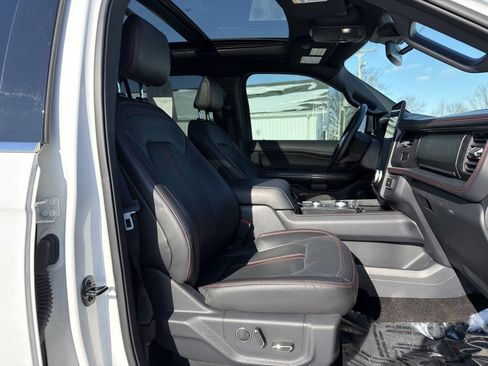 Used 2022 Ford Expedition Limited image 47