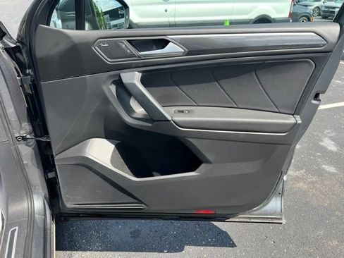 Used 2019 Volkswagen Tiguan SEL Premium AWD/4WD image 36