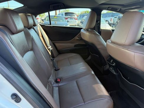 Used 2023 Lexus ES 350 w/ Premium Package FWD image 26