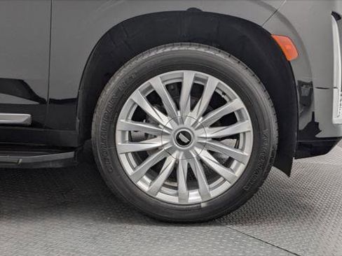 Used 2023 Cadillac Escalade Luxury w/ LPO, Floor Liner Package image 32