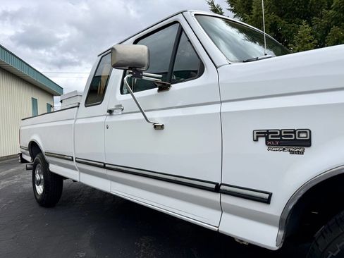 Used 1995 Ford F250 XLT image 21