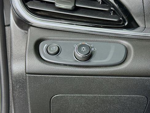 Used 2017 Chevrolet Volt Premier w/ Driver Confidence II Package image 10