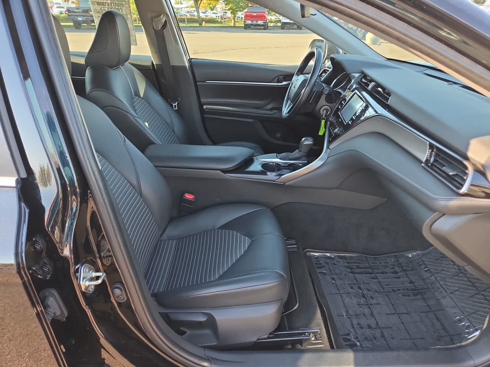 Used 2020 Toyota Camry SE FWD image 22