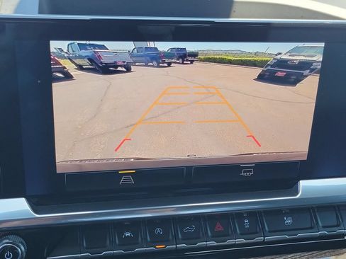 Used 2023 Chevrolet Silverado 1500 LT RWD image 14