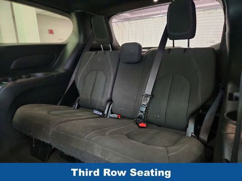 Used 2018 Chrysler Pacifica Touring Plus w/ S Appearance Package FWD image 24