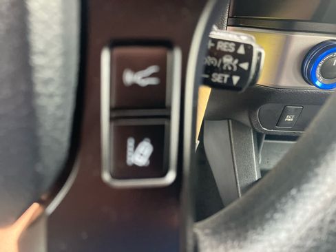 Used 2019 Toyota Tacoma SR w/ SX Package AWD/4WD image 18