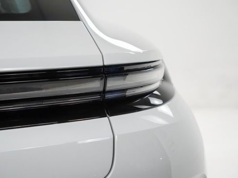 Certified 2025 Porsche Panamera 4 image 12