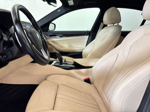 Used 2018 BMW 530e w/ Premium Package 2 image 5