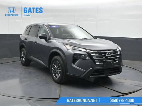 Used 2024 Nissan Rogue S AWD/4WD image 4