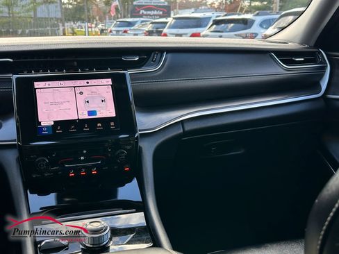 Used 2022 Jeep Grand Cherokee L Limited image 19