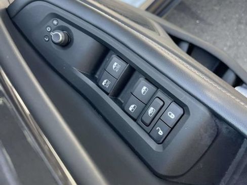 Used 2023 Jeep Grand Cherokee Laredo w/ Luxury Tech Group I AWD/4WD image 19