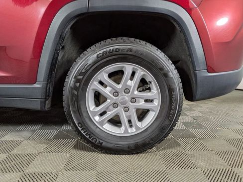 Certified 2024 Jeep Grand Cherokee Laredo image 13