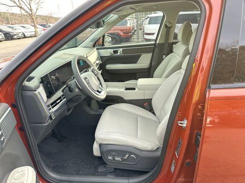 Certified 2025 Hyundai Santa Fe Calligraphy image 9