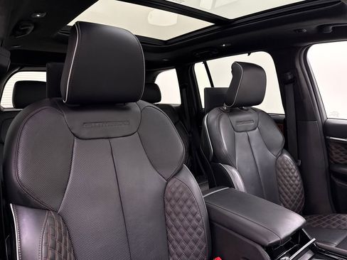 Used 2024 Jeep Grand Cherokee Summit AWD/4WD image 31