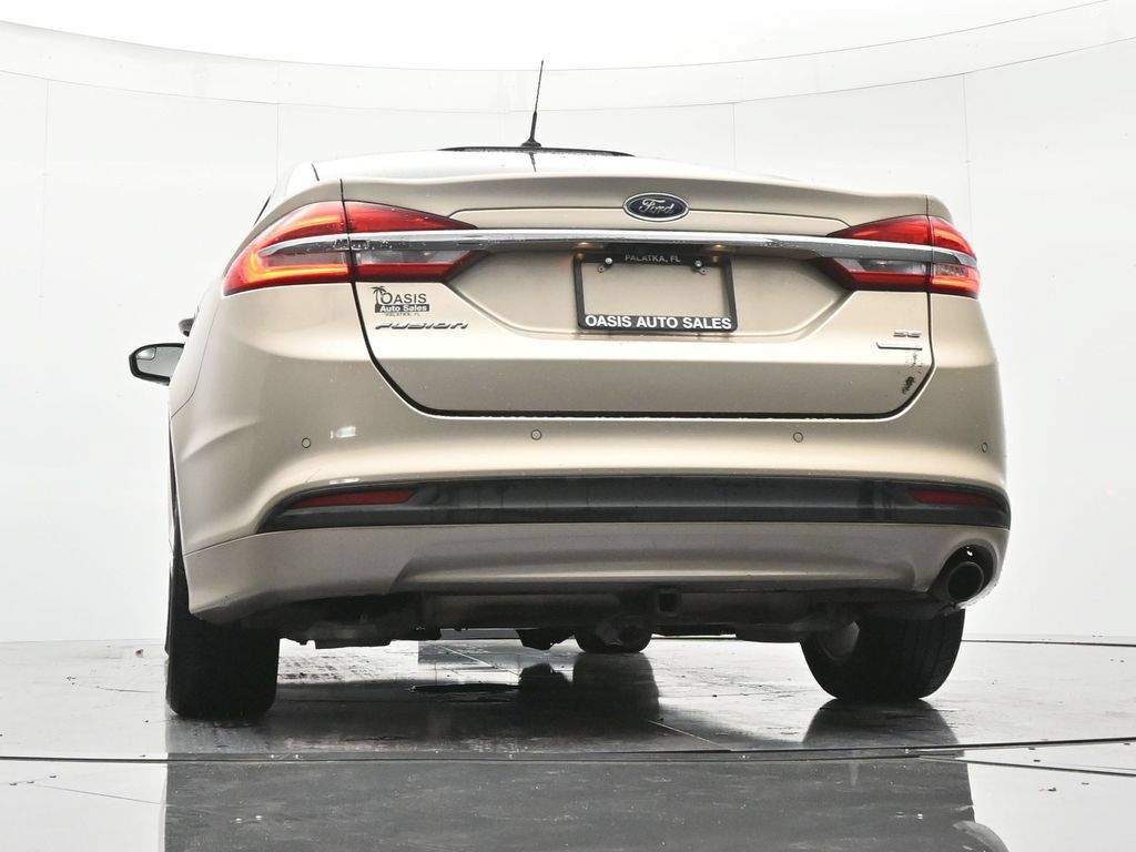 Used 2018 Ford Fusion SE w/ Fusion SE Technology Package FWD image 42