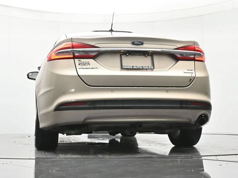 Used 2018 Ford Fusion SE w/ Fusion SE Technology Package FWD image 42