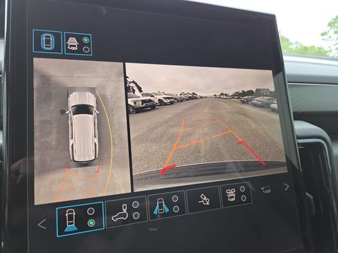 New 2026 GMC Yukon XL AT4 w/ AT4 Premium Plus Package AWD/4WD image 11