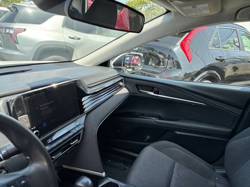 Used 2025 Toyota Camry LE FWD image 35