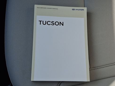 Used 2025 Hyundai Tucson SEL AWD/4WD image 27