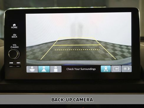 Used 2024 Honda Pilot Touring image 7