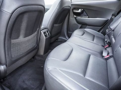 Used 2019 Kia Niro EX Premium FWD image 20