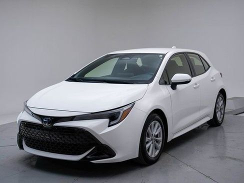 Certified 2024 Toyota Corolla SE w/ SE Package image 1