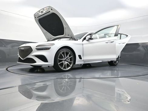 Used 2025 Genesis G70 2.5T RWD image 31