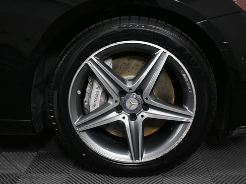 Used 2017 Mercedes-Benz E 300 4MATIC image 36