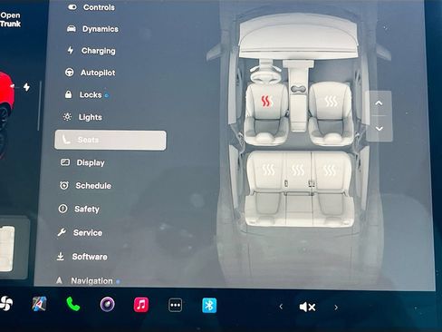 Used 2024 Tesla Model Y Long Range AWD/4WD image 19