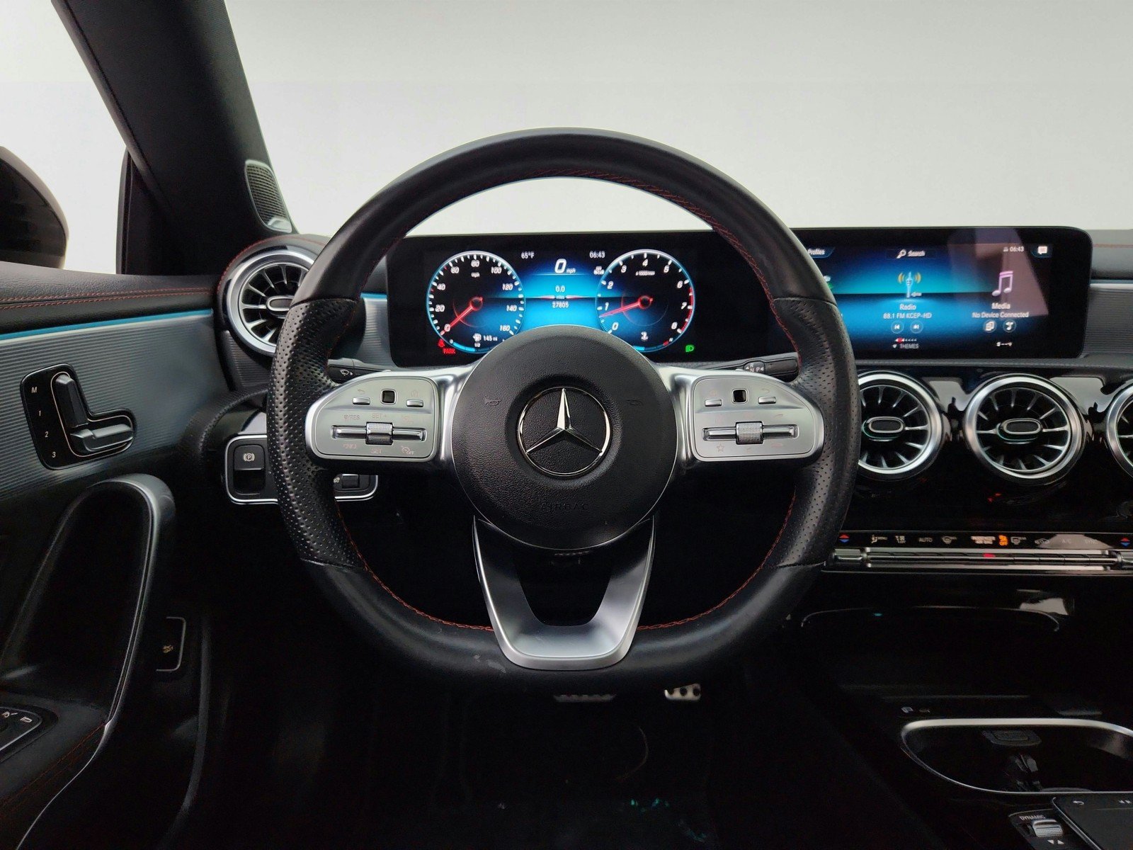 Used 2023 Mercedes-Benz CLA 250 image 30