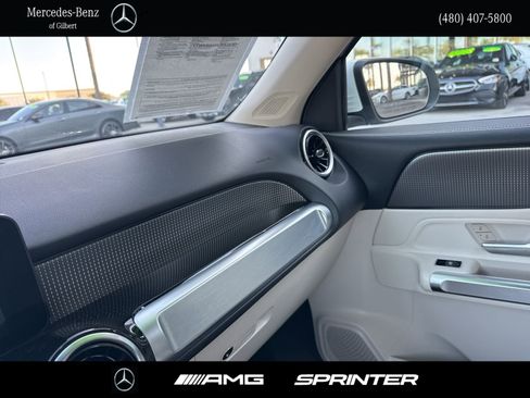 Certified 2022 Mercedes-Benz GLB 250 w/ Premium Package Lite image 20