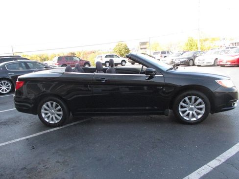 Used 2013 Chrysler 200 Touring image 3