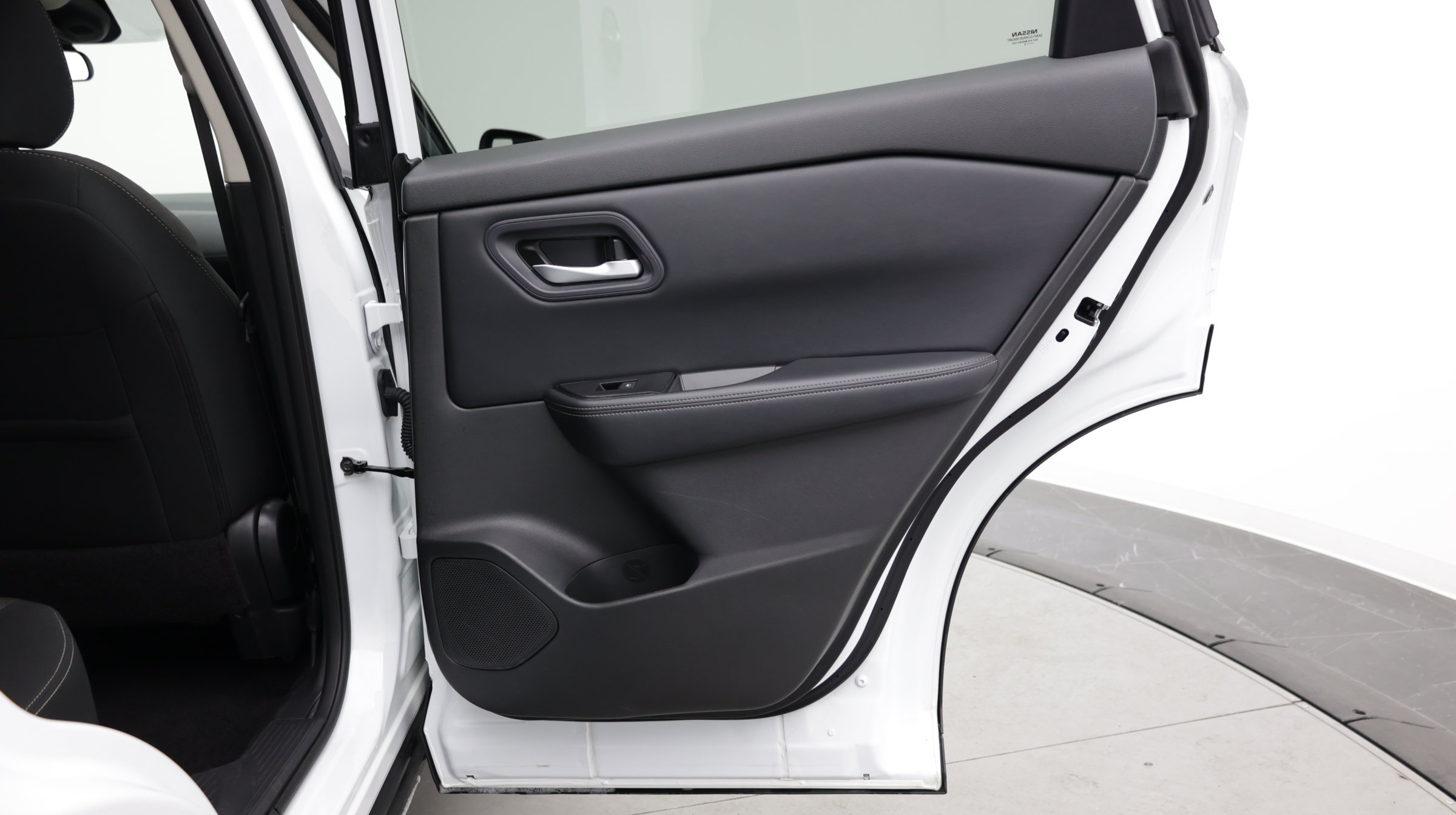 Used 2024 Nissan Rogue SV FWD image 36