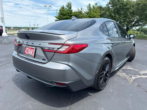 Used 2026 Toyota Camry SE AWD/4WD image 9