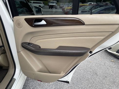 Used 2014 Mercedes-Benz ML 350 4MATIC image 27