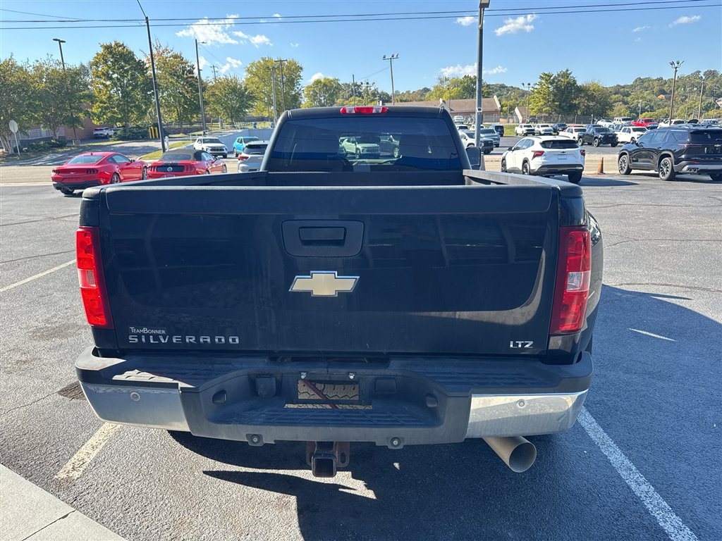 Used 2010 Chevrolet Silverado 3500 LTZ AWD/4WD image 4