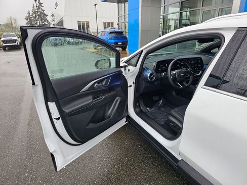 New 2026 Chevrolet Equinox EV LT FWD image 18