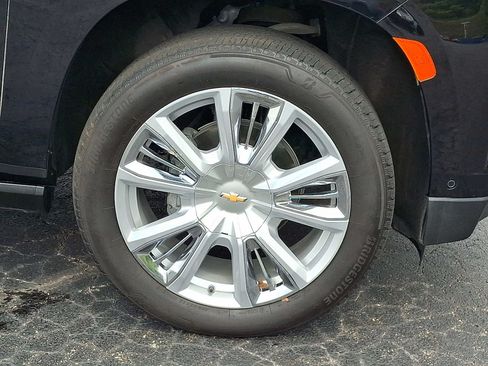Used 2024 Chevrolet Tahoe High Country w/ Advanced Technology Package AWD/4WD image 8