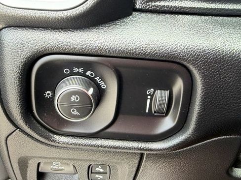 Used 2021 RAM 1500 Big Horn AWD/4WD image 30