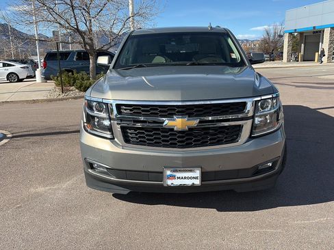 Used 2018 Chevrolet Suburban LT w/ Luxury Package image 2