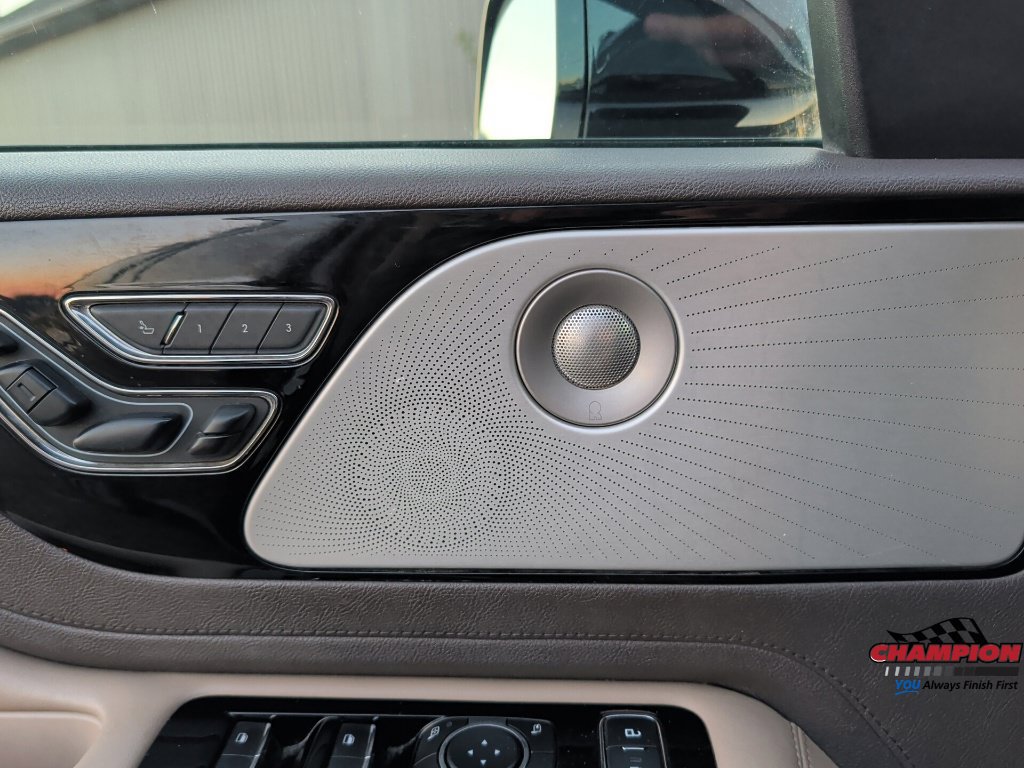 Used 2020 Lincoln Aviator Reserve w/ Equipment Group 201A AWD/4WD image 23