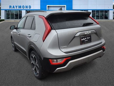 Used 2023 Kia Niro EX Touring image 5