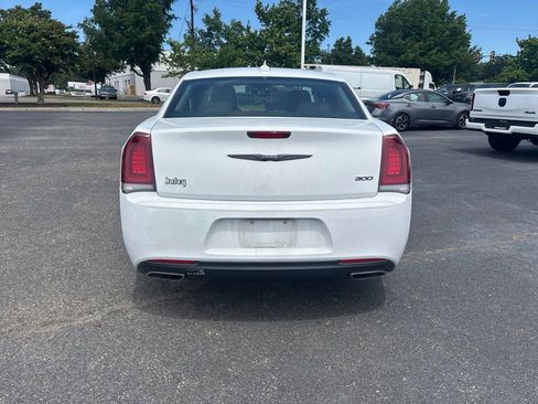 Used 2023 Chrysler 300 Touring w/ Sport Appearance Package RWD image 6