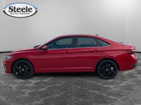 New 2026 Volkswagen Jetta SE image 2
