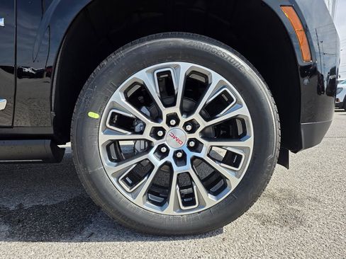 New 2026 GMC Yukon XL Denali w/ Sun & Power Step Package AWD/4WD image 32